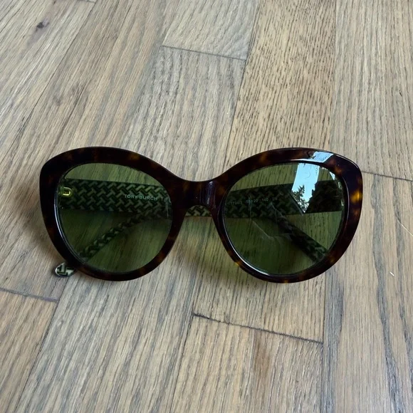 Tory Burch Tortoiseshell Sunglasses with Green Lenses - Picture 1 of 4